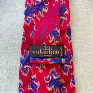 Valentino Vintage Slim Silk Tie